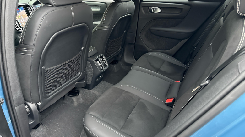 Volvo XC40 2.0 B3P Plus Dark 5dr Auto Petrol Estate